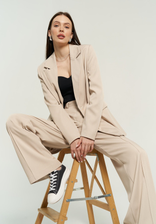 Костюм женский (жакет+брюки) оттенок Бежевый