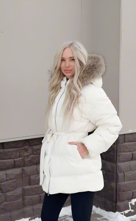 Пуховик женский зимний с мехом Молочный